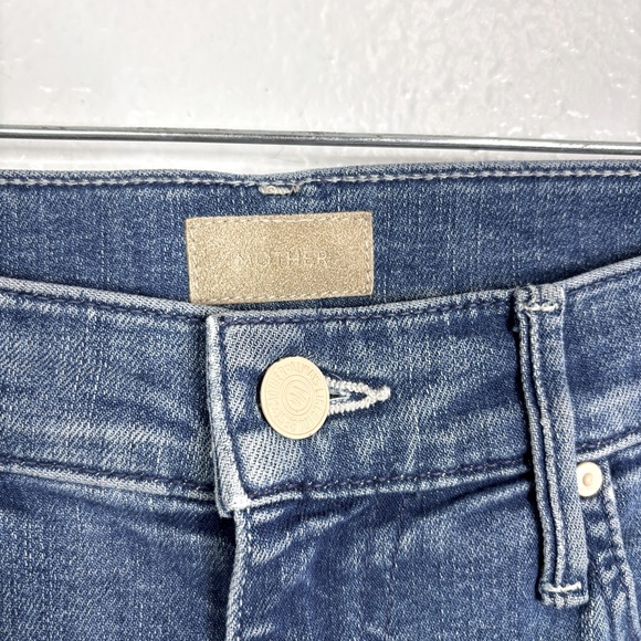 MOTHER High Rise The Swooner Ankle Slice Jeans in I Wet My Plants Medium Wash - Picture 8 of 13